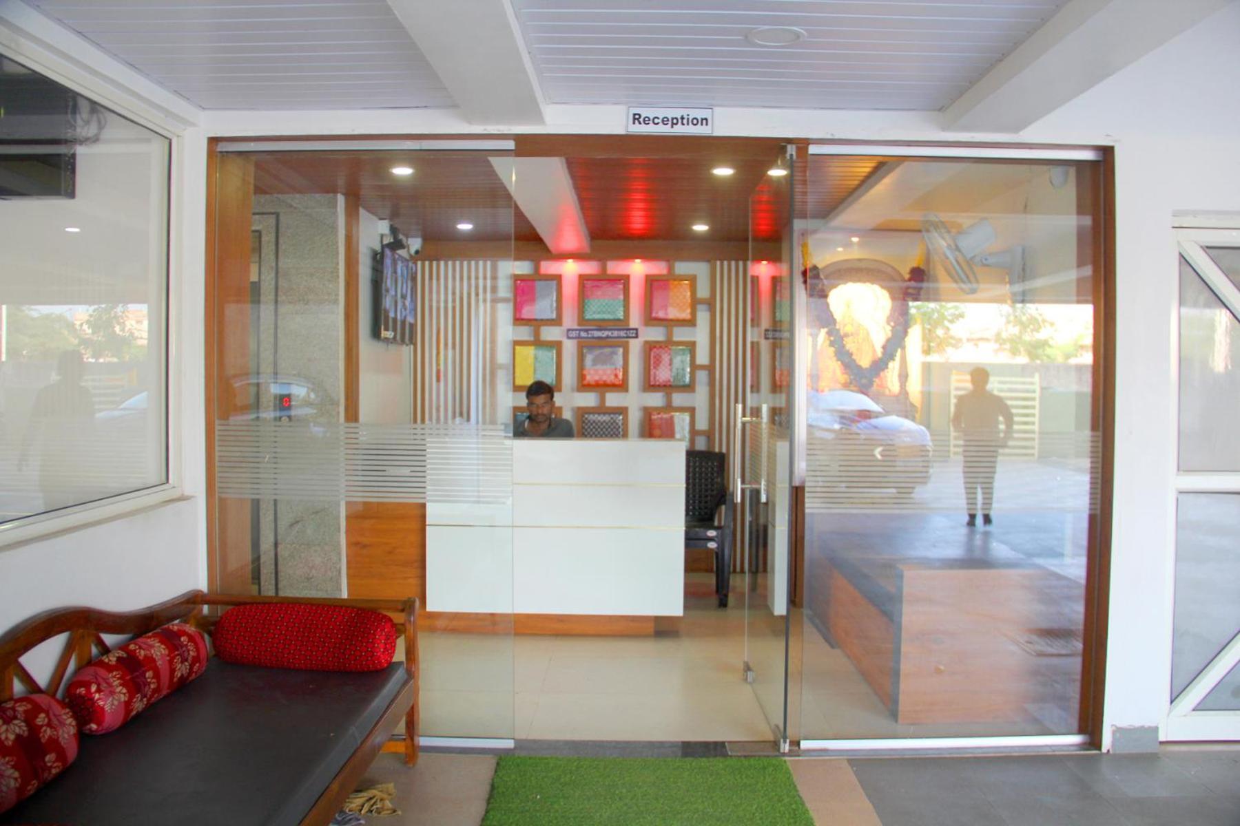 Hotel Ambai Executive Tuljapur Экстерьер фото